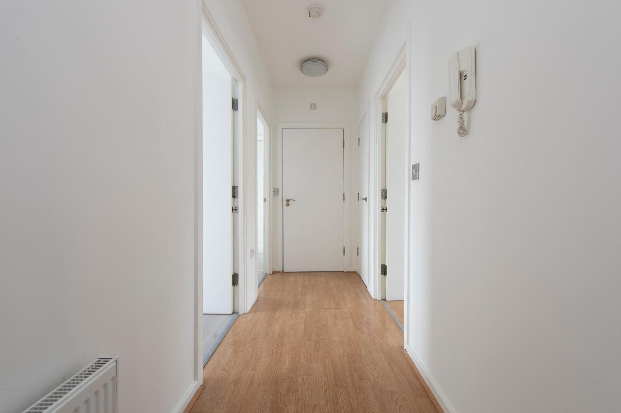 Modern Luxury Apartment By Bow Road Station ลอนดอน ภายนอก รูปภาพ