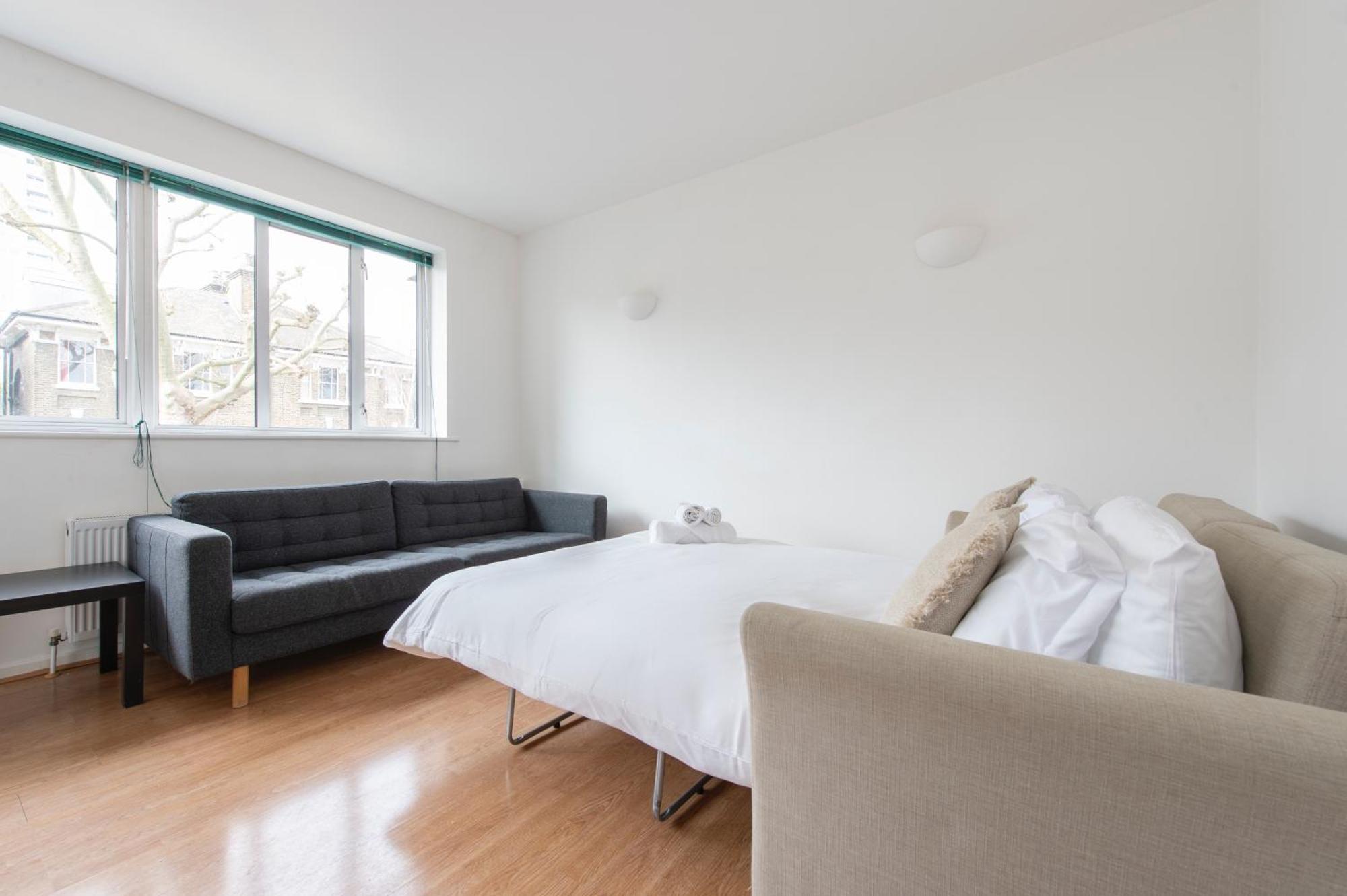 Modern Luxury Apartment By Bow Road Station ลอนดอน ภายนอก รูปภาพ