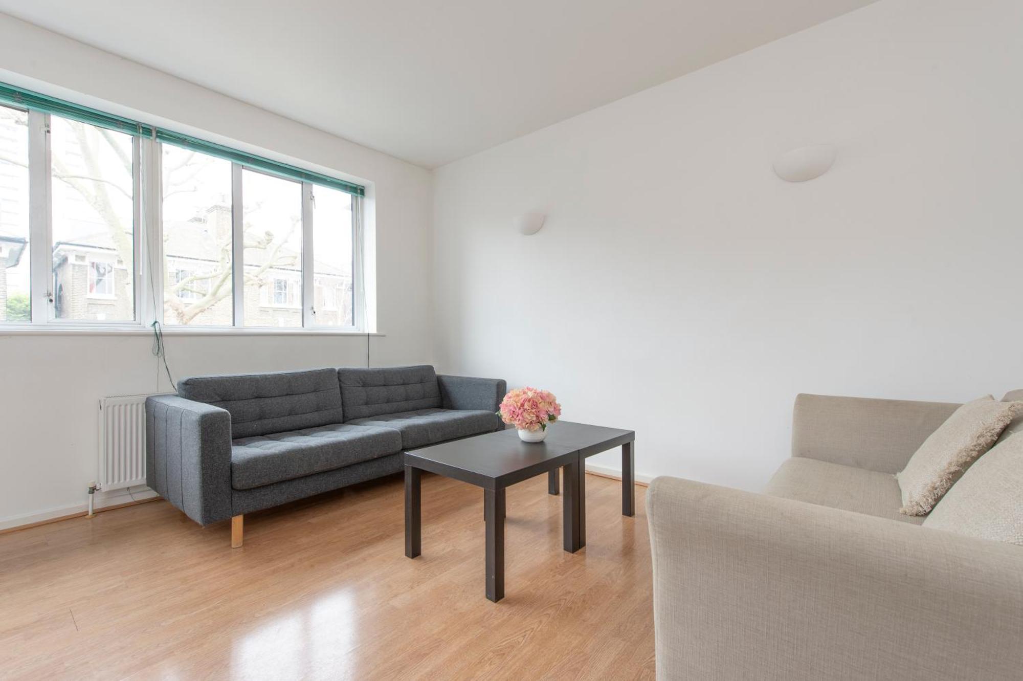 Modern Luxury Apartment By Bow Road Station ลอนดอน ภายนอก รูปภาพ